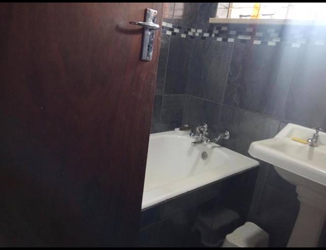 5 BEDROOM FREESTANDING FOR SALE IN BIRCHLEIGH